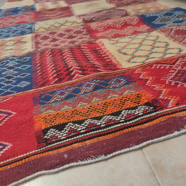 tappeto kilim passatoia berbera colorata quadri dettaglio